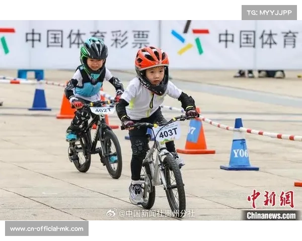儿童滑步车联赛登陆临港亲子骑行课程推广终身运动理念助力健康成长 儿童滑步车联赛登陆临港亲子骑行课程推广终身运动理念助力健康成长